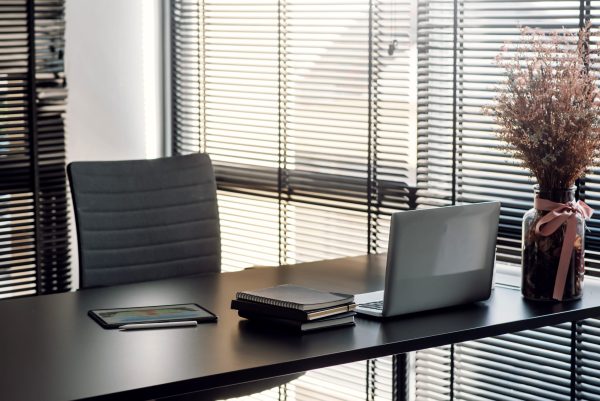 Venetian 25mm alluminium blinds 900 x900